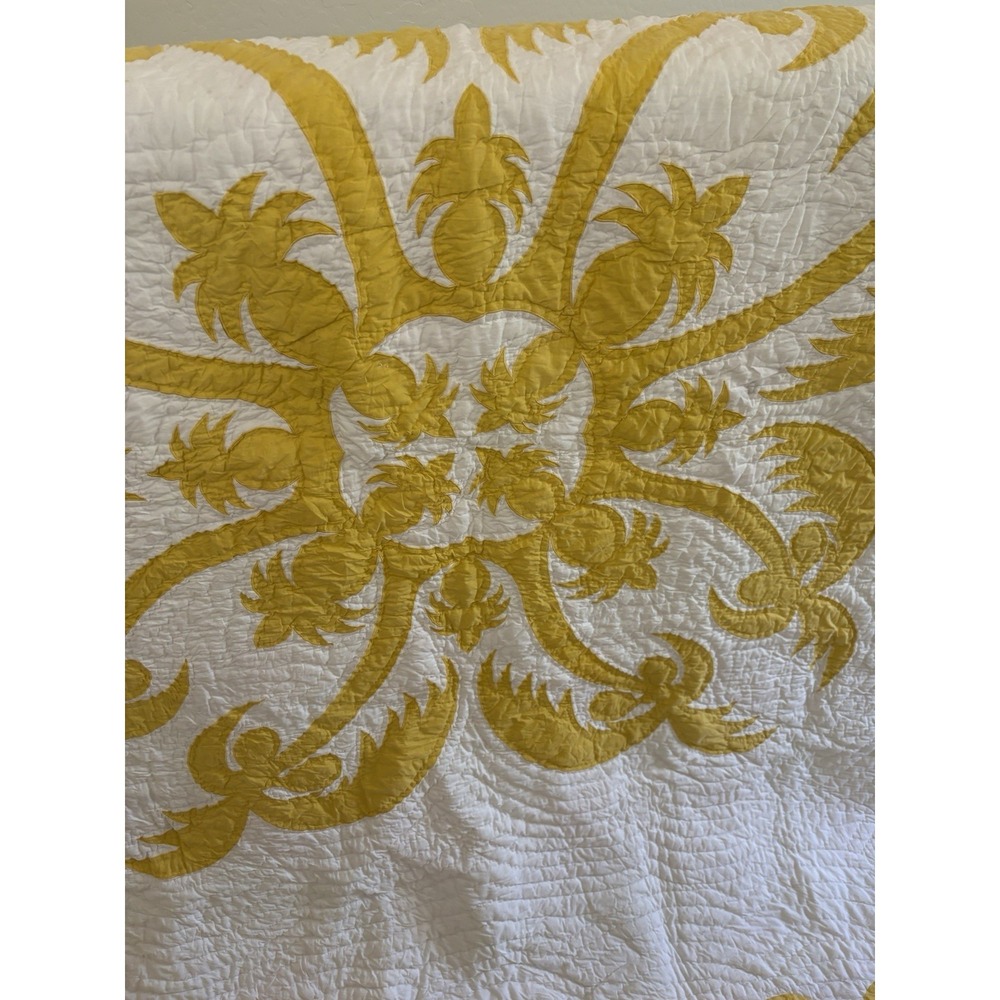 Lilly Pulitzer 1990s Pineapple  Queen Quilt yellow white Hawaiian LOOK